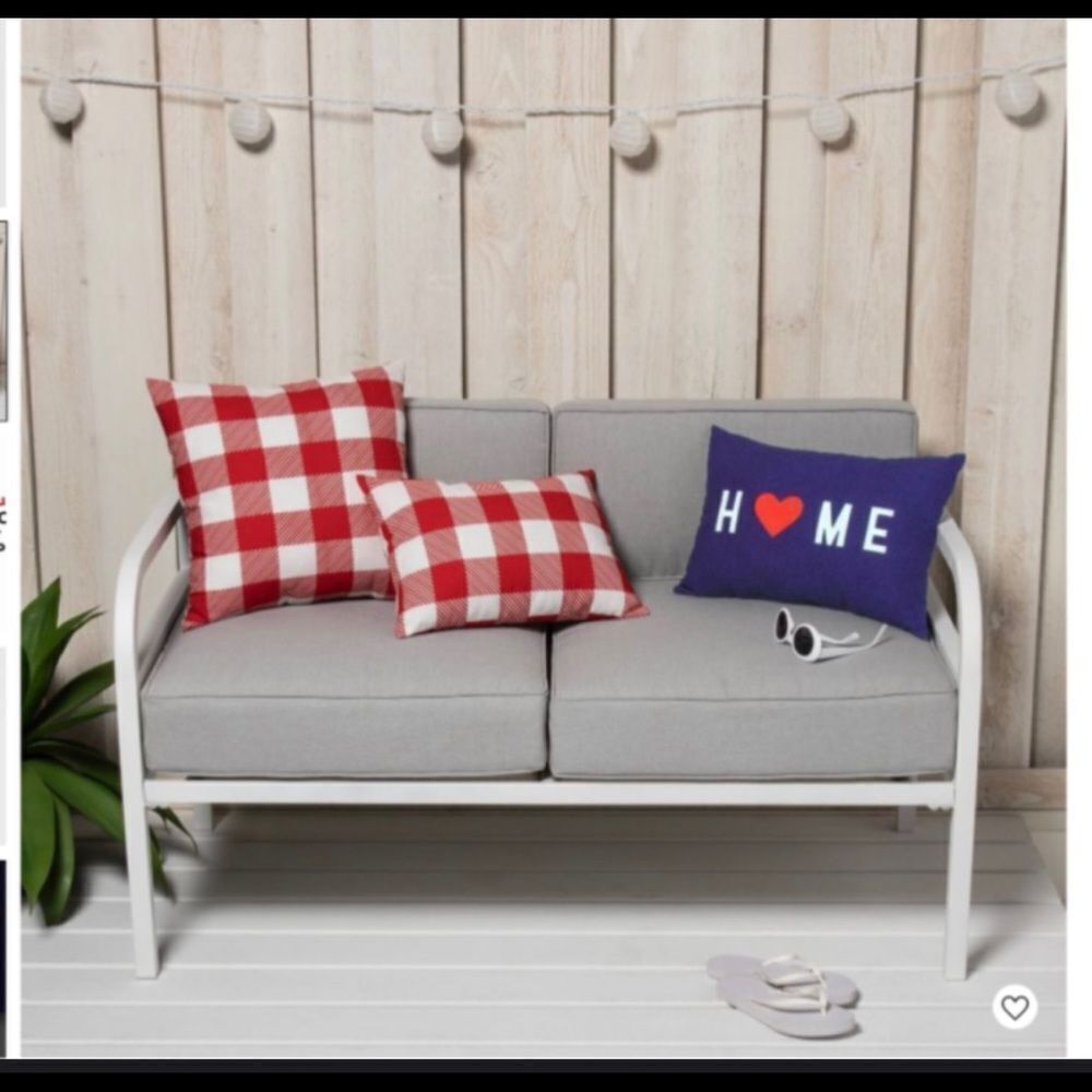 Sun Squad Indoor/Outdoor Throw Pillows. “Home”. Patriotic/Americana. - Picture 6 of 7